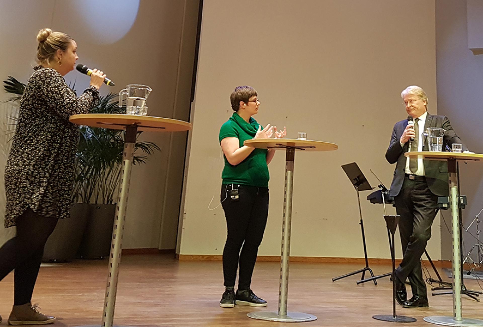 1160x600-Samtal-om-böneutrop-Kristina-och-Lars-moderator-Linalie.-Foto-Sanna.jpg