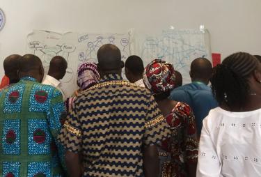 Mali-workshop-ryggar.jpg